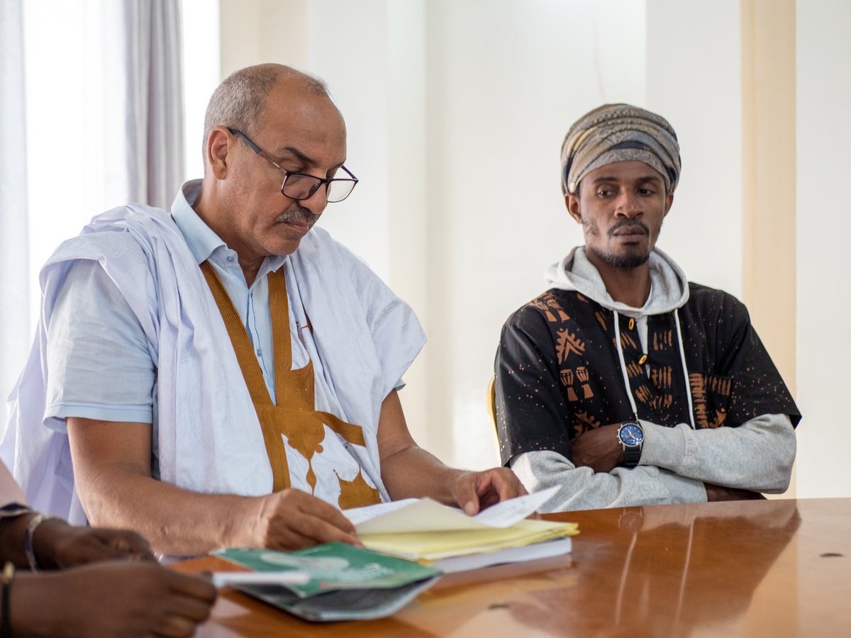 CitizenLab_RIM's tweet photo. 📍La délégation de CitizenLab Mauritanie🇲🇷a rencontré M.Mahmoud O/Zouéne, Directeur des affaires juridiques de la CENI le 31 Mai à Nouakchott pour discuter de l'engagement citoyen et présenter le guide des électeurs📓🌍
@awaseydoutra @cypher007
#citizenlabrim #CENI
#guideélecteur https://t.co/sMeNwDnGrY