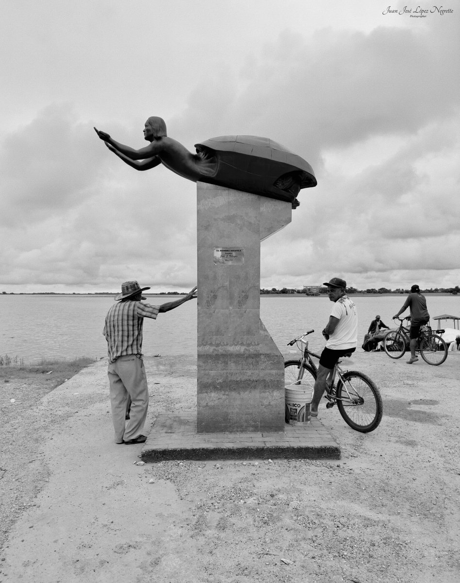 JJLN0468's tweet photo. Mientras gran parte del estado y la agroindustria sigan promoviendo la invasión y desecación de los humedales para expandir la frontera agrícola, ganadera y urbana, la "Cultura Anfibia" que coevoluciona y coexiste con estos ecosistemas será negada e invisibilizada. https://t.co/gjhIHPuuOh