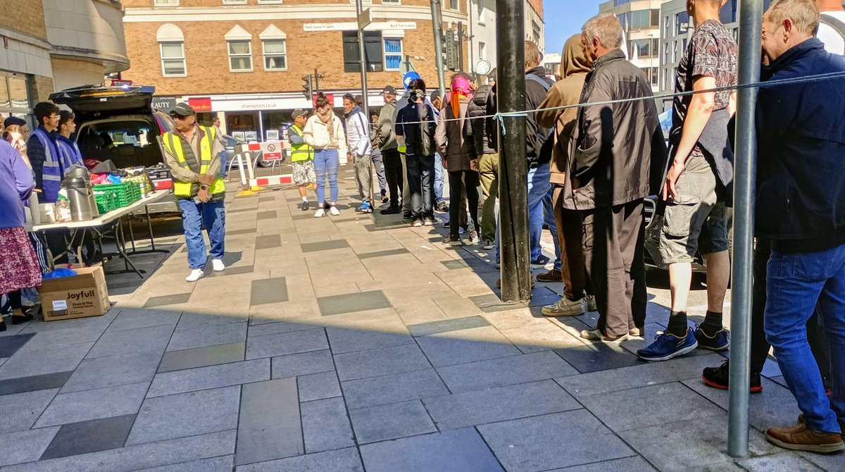 Sunny Sunday morning serving the community! ☀️ Our dedicated volunteers <a href="/YOSlough/">Youth Outreach Slough</a> provided hot meals &amp; essentials to those in need. Huge thanks to Mamta for the meals &amp; everyone who joined in! #WeAreSloughOutreach #HomelessHelp #CommunitySupport