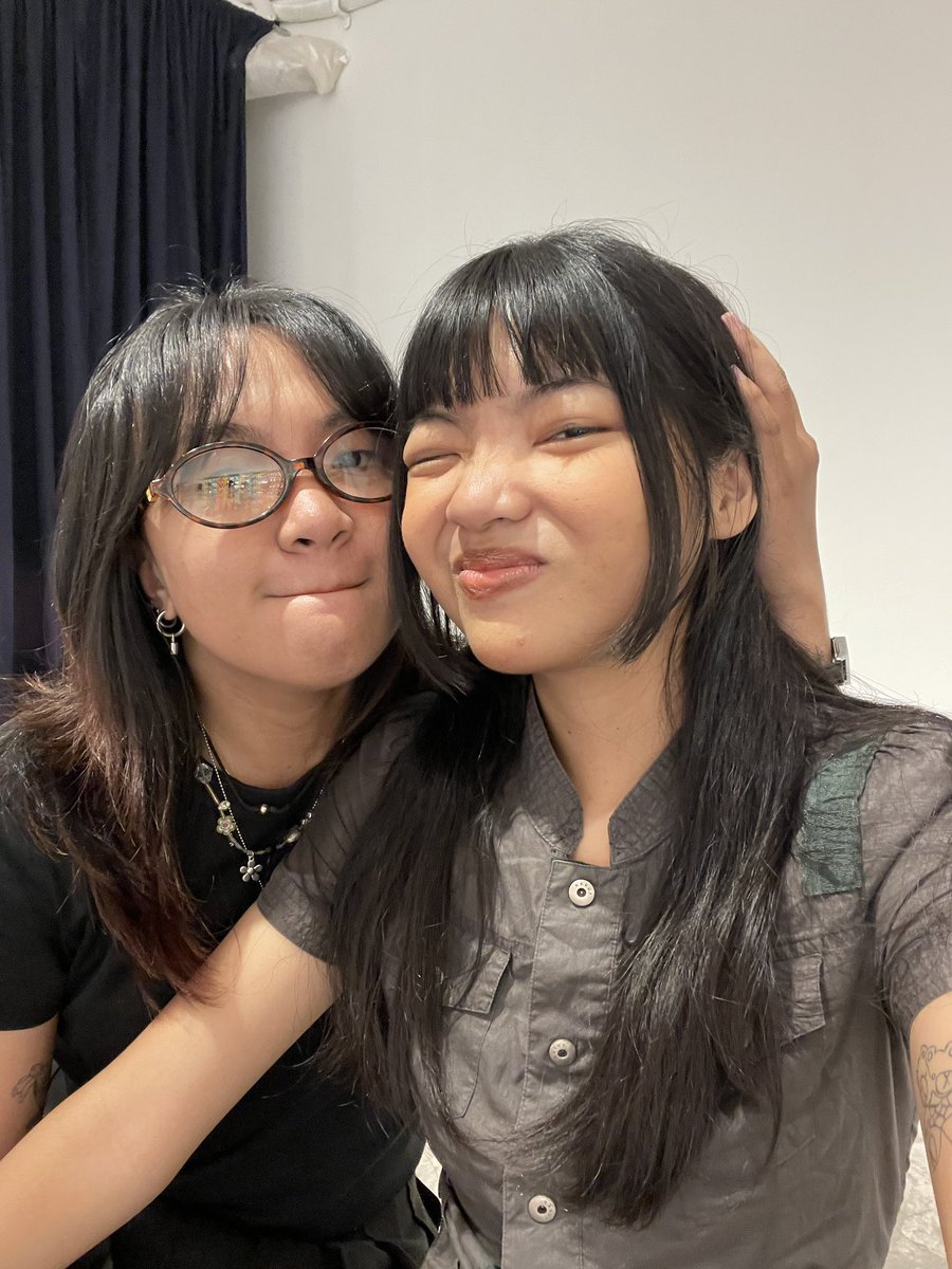 maethotie's tweet photo. happy pride month!!!! ❤️🧡🤍🩷💜 
I LOVE MY GIRLFRIEND SO MUCH https://t.co/J6xDeHBiVW