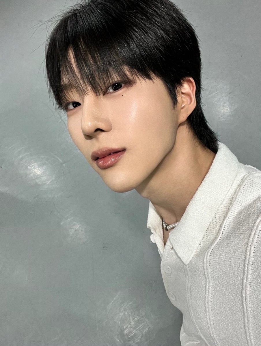 DIGNITY_members's tweet photo. 1. 첫인상과
2. 알고 보니 룩구

였던 건에 대하여🐾

#LUKE #루크 #DIGNITY #디그니티 https://t.co/5uwsCPjUwG