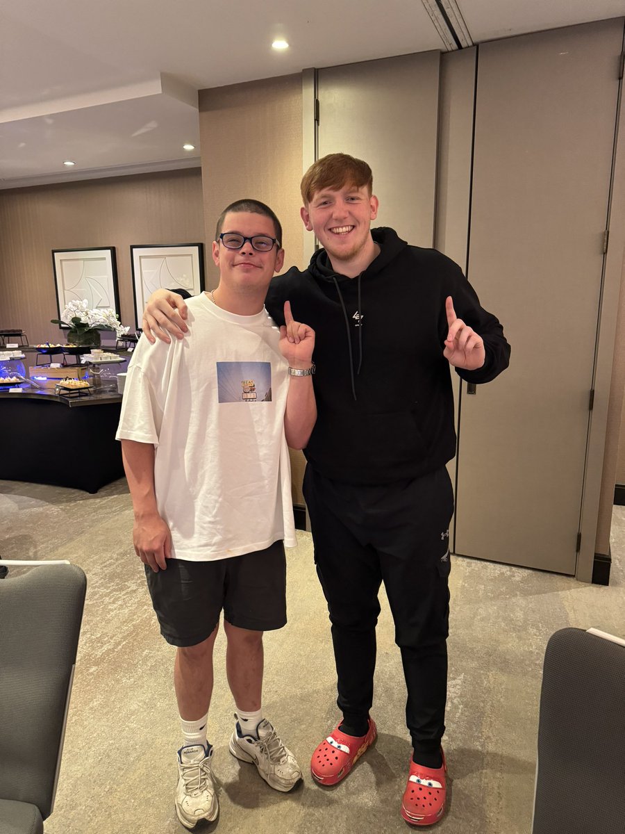 angryginge tweet media