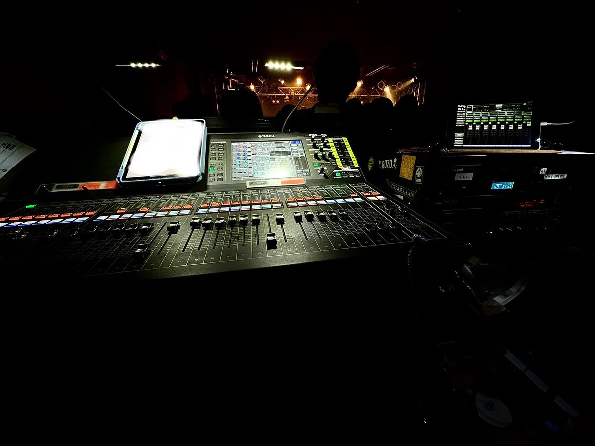 Loud_kids_dai's tweet image. 今日もお初な松江B1でした！！
松江は昔旅行で来た以来なので懐かしかった✨
お初でしたが現地PAさんは昨日と一緒の方だったので安心でしかなかったです☺️
今日も楽しいライブでした😆

島根の美味いもん食いまくって帰還👍
楽しかったー✨
お疲れ様でした！！
#松江B1 
#ql5 
#宍道湖