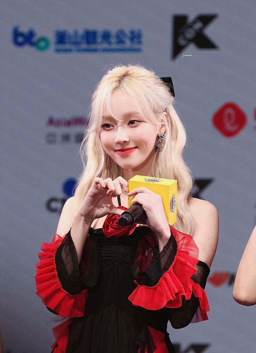Teulki's tweet photo. @HolaTeddyBear ㅤ

That’s all from MINJEONGbears. Aku mewakili diriku sendiri mohon maaf kalau aku gak punya salah. Semoga abis ini kita masih temenan biar aku bisa buat salah yah? Love you guys. 🧸🩷

ㅤ ㅤ https://t.co/JcN9selzfo