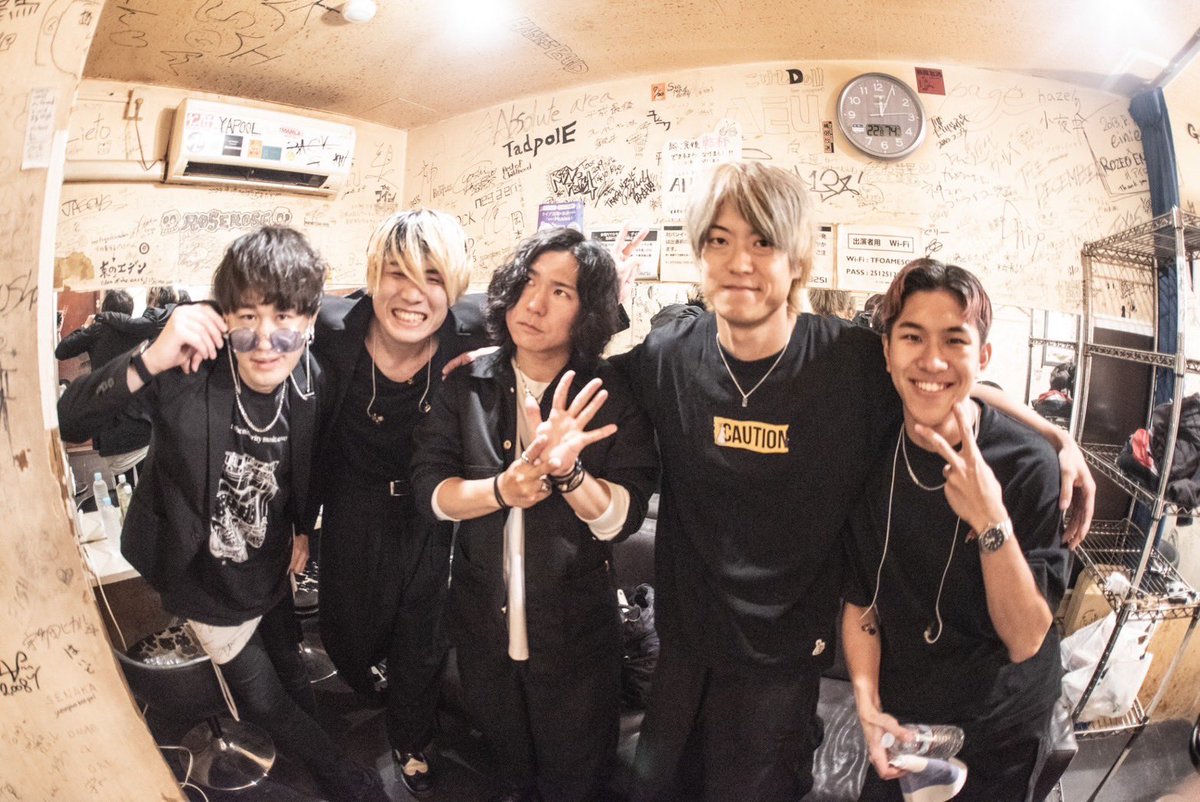 STILL ALARMS 7周年ワンマン
ベースを弾かせていただきました☀️

5周年のときから参加して、今回は3回目の周年ライブ！
2回目から6/1は言わなくても空けといてよってことになってます。
来年も空けとくから8周年も頑張ろ！

◼︎2024/06/01 STILL ALARMS サポート
at 下北沢CLUB251
photo <a href="/MariOokawa/">大川 茉莉</a>