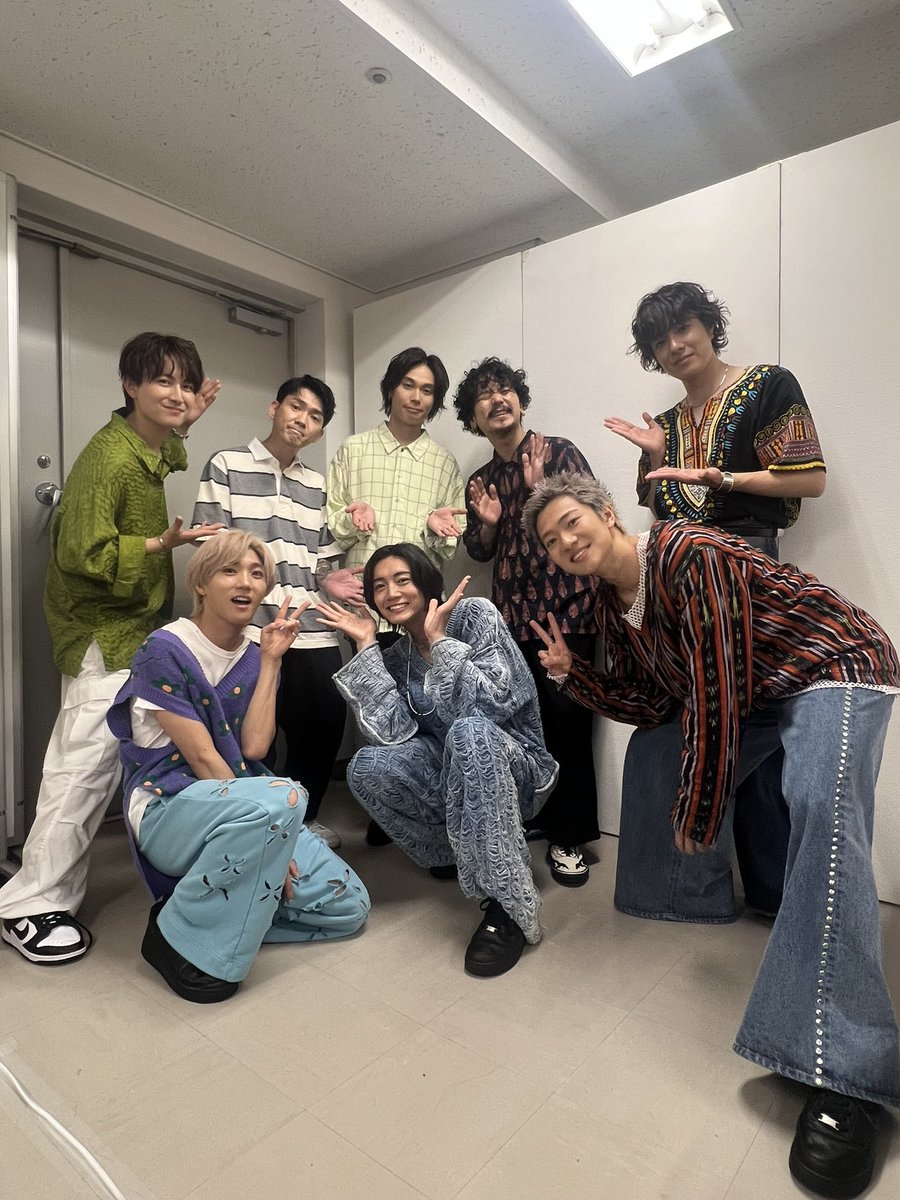 7order_official's tweet photo. #YogiboBOOMTOKYO2024

#Omoinotake の皆さまとお写真を撮っていただきました！
ありがとうございました🌈

@Omoinotakey 
#7ORDER #SevenOrder https://t.co/Bw1TegOutq
