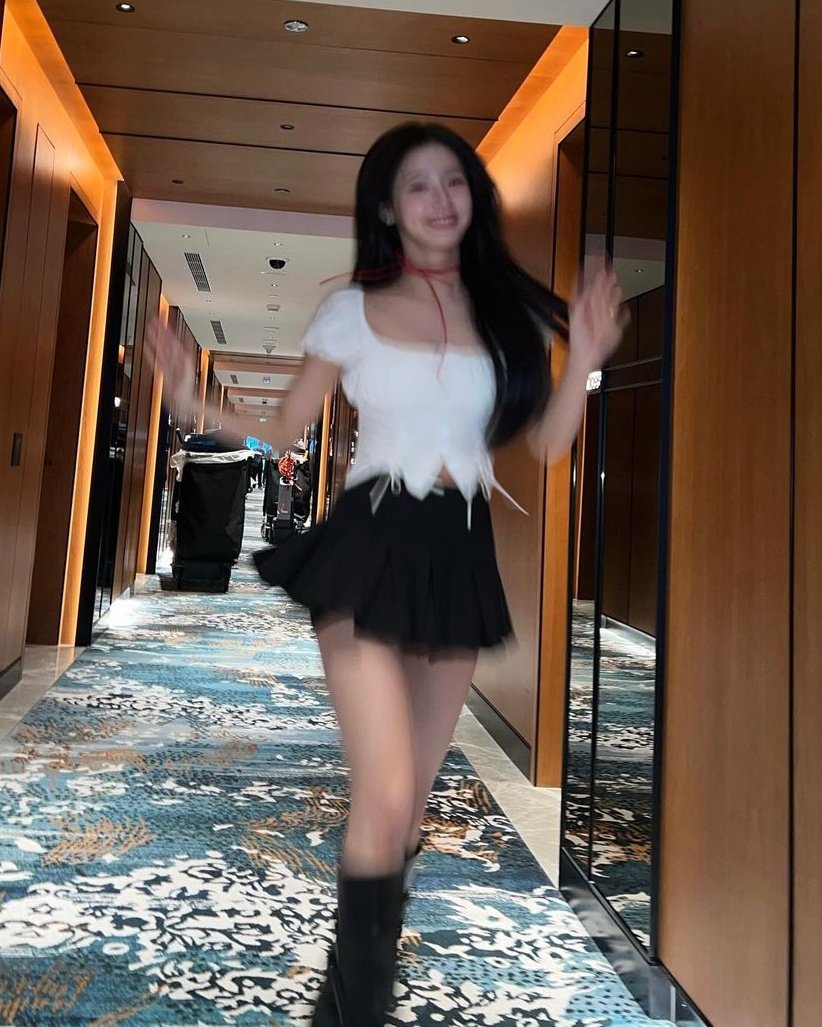 searchmiyeon's tweet photo. miyeon.                           also miyeon. https://t.co/wvJIEWt5go