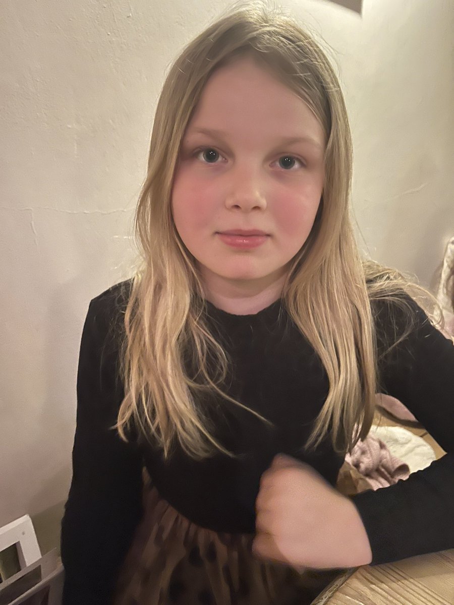 sprentice21's tweet image. Days birthday today. 8 already 🙈. Happy birthday mate. ❤️❤️👸