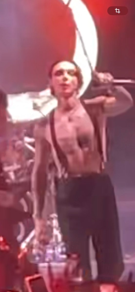 RafaelFlamel's tweet photo. @Vendetta1313_ Lo vi el año pasado, gran show: https://t.co/1vE8dLViqP