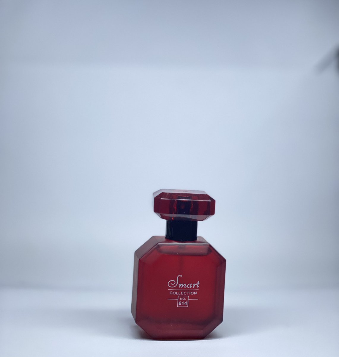 miniparfumerie's tweet photo. 💖✨ Collection Smart No614: Cerise luxuriante, crémeuse et lumineuse. 🍒🌺 Pivoine rouge veloutée pour une version riche et saturée de la signature de Bombshell, pétale et florale. 🌹💫 Sultry Vanilla enveloppe le parfum d’une chaleur décadente pour une finition puissante. 🔥 https://t.co/yFqfZvkorB