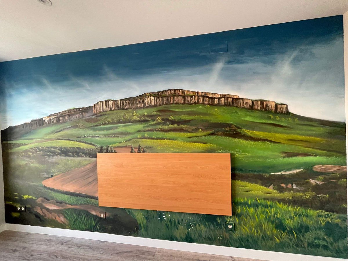 gare_gafe's tweet photo. Another mural from same costumer.
Sometimes is good to go in to the landscape painting, maybe is more difficult than human for me 🤔 https://t.co/dhNw999SO6