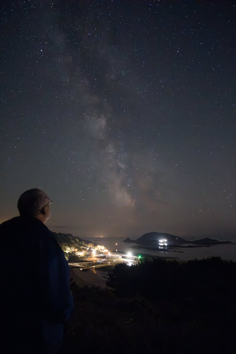 AstroMikeMerri's tweet image. Time to update my pinned post, just because this selfie makes me very happy.
(Monku View Point on @hermisland, 26 July 2022 at 11PM. 2s exposure on @SonyAlpha 6600 with Samyang 12mm f2 lens, pushed to ISO 10000, just reprocessed with @Lightroom’s amazing AI noise reduction.)