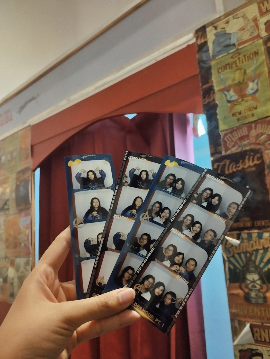 adorablesanie's tweet photo. THANK YOU FOR THE EVENT🥰🥰 @atinybdgproject

lucu!!!! akhirnya bisa foto pake template group sendiri😭❤️ aku bahkan mengajak temanku yg bukan atiny😋 @Viodorito @daichisbeloved 

#ATEEZ #에이티즈 #ATEEZWORK @ATEEZofficial https://t.co/1yZL3euH9Y