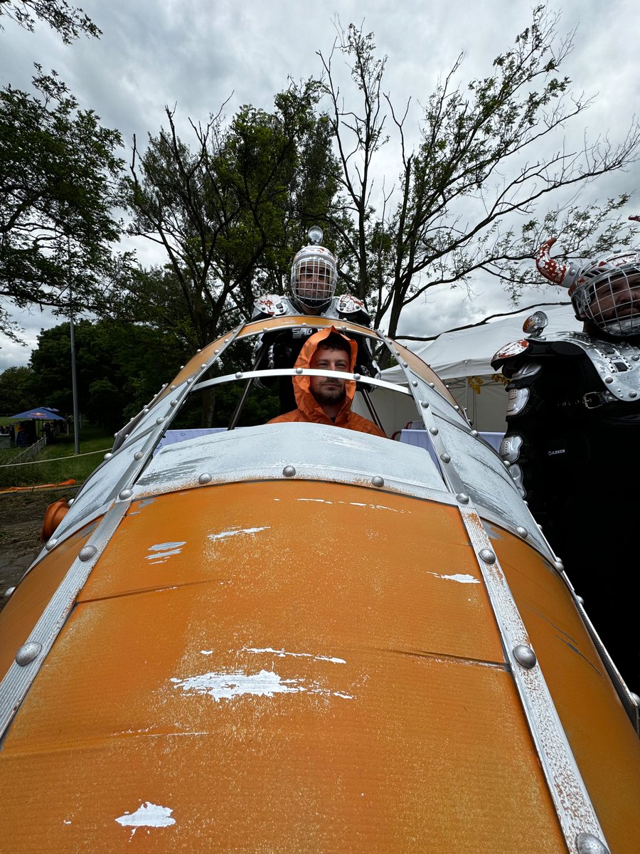 VLC team ready for the soapbox race in the @RedBullFrance « caisse à savon 2024 ».
Wish us luck 🍀