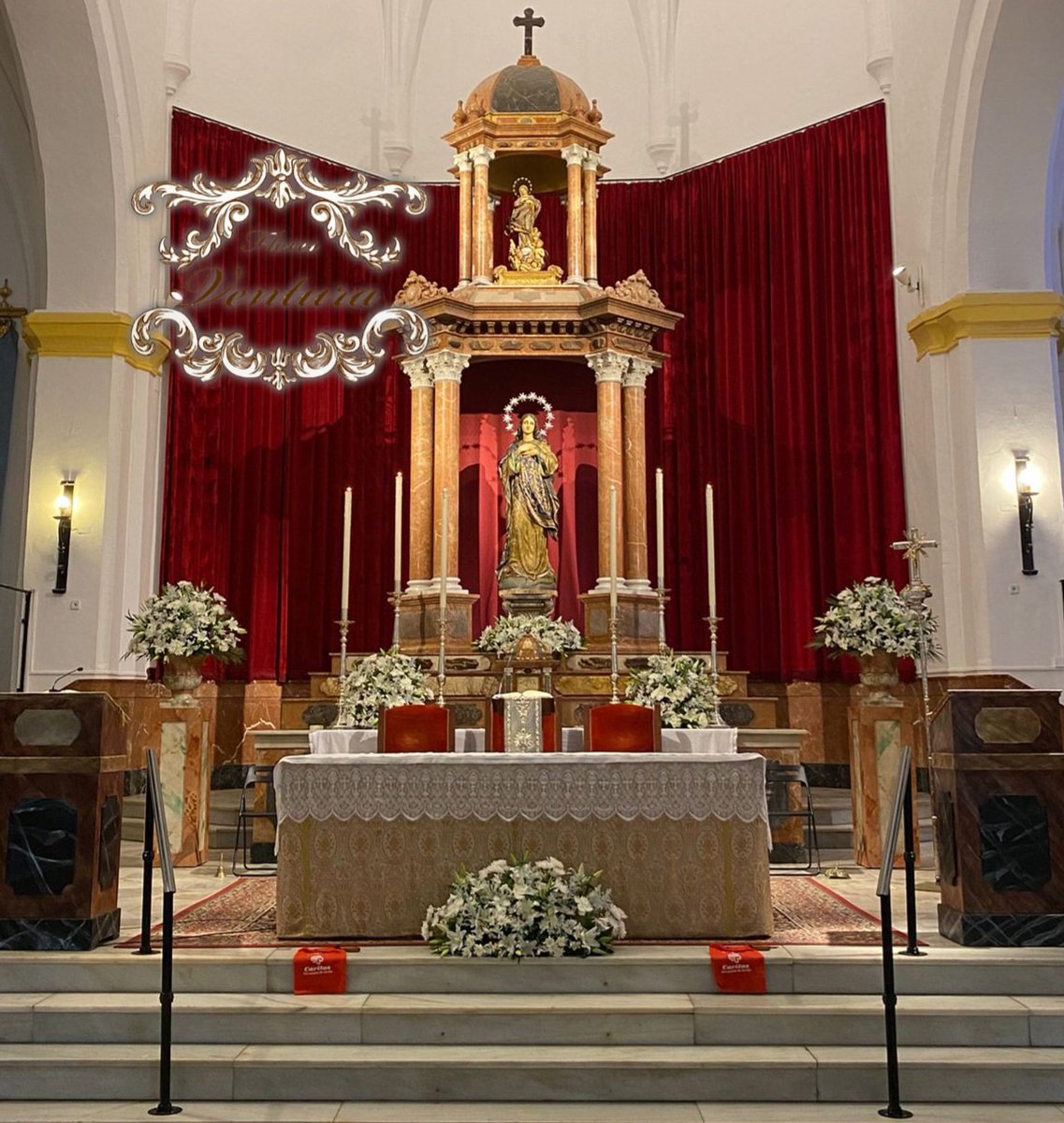 Este es nuestro exorno floral del paso del Santisimo Sacramento, que procesionará ésta tarde por las calles de Constantina, y del Altar Mayor de nuestra Parroquia para la Solemne Función y confirmaciones.

#floresventura 
🛒Mercado de Abastos de Constantina. 
☎️ 651 91 29 60