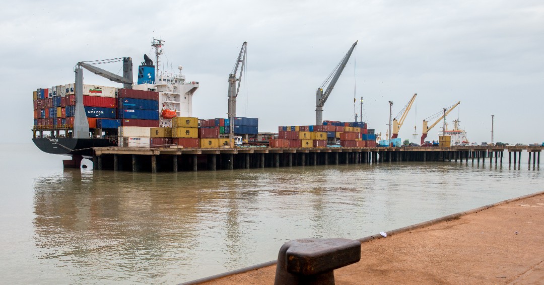 A recente Atualização Económica da #GuinéBissau sublinha a importância da estabilidade política e de políticas económicas sólidas para garantir o crescimento. Descarregue o relatório: wrld.bg/GIPx50RZlHb