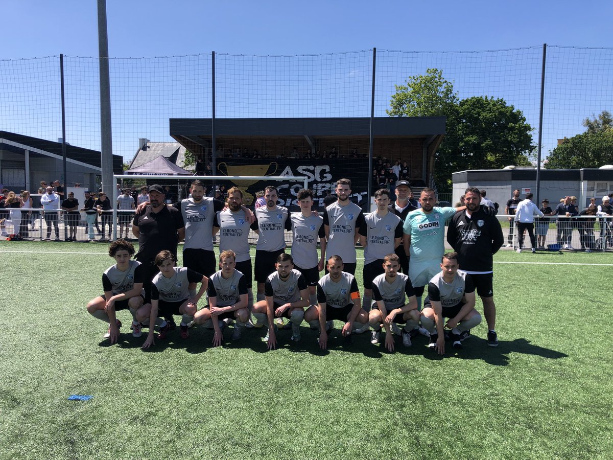 AS_Guilers's tweet photo. 🏆 COUPE DU DISTRICT 🏆
Début de la finale !!!
ALLEZ GUILERS 🖤🤍
#ASG #Guilers #AllezGuilers #ViveLAmicale #ASGuilers https://t.co/3oml3qWRoh