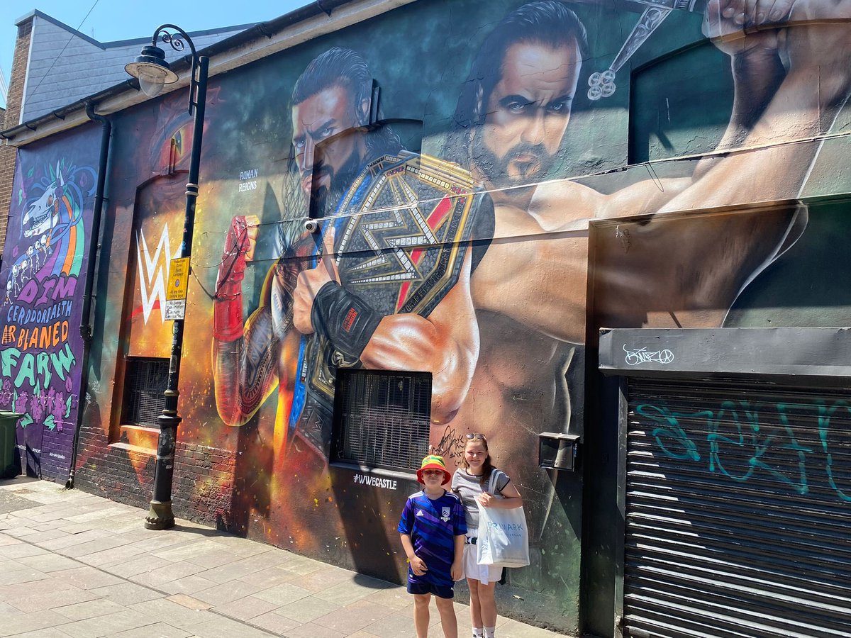 Found this awesome street art in Cardiff today 🏴󠁧󠁢󠁷󠁬󠁳󠁿 hopefully another PLE in Wales soon🤞<a href="/WWE/">WWE</a> <a href="/WWERomanReigns/">Roman Reigns</a> <a href="/DMcIntyreWWE/">Drew</a> <a href="/TripleH/">Triple H</a> #WWE #ClashAtTheCastle