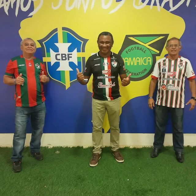 Convidado pela FPF-PE, o presidente do Salgueiro, Claudinei Santos, esteve presente no amistoso da Seleção Brasileira Feminina contra a Jamaica.