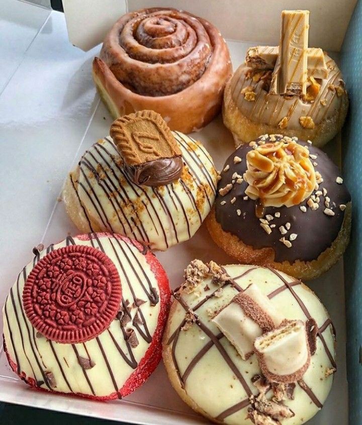 ⠀⠀⠀⠀
Dah selesai?
Sini ngemil biar ga 5L.  
⠀⠀⠀⠀