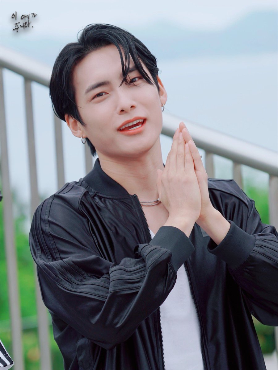 빛나는준희 tweet media