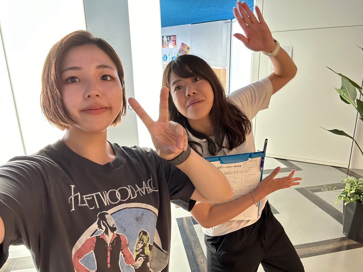 Pk7Xu's tweet photo. 東京リゾスポに行き高校生と在校生に向けて、ストレッチの魅力をお伝えさせていただきました✨

田吹さんが作ってくださったスライドのお陰で無事来てくれた方々に楽しんでもらうことができました🙇‍♀️

そして、当時担任の先生や副校長先生に成長した姿を見てもらう事ができて嬉しかったです！ https://t.co/gsgcNAugEI
