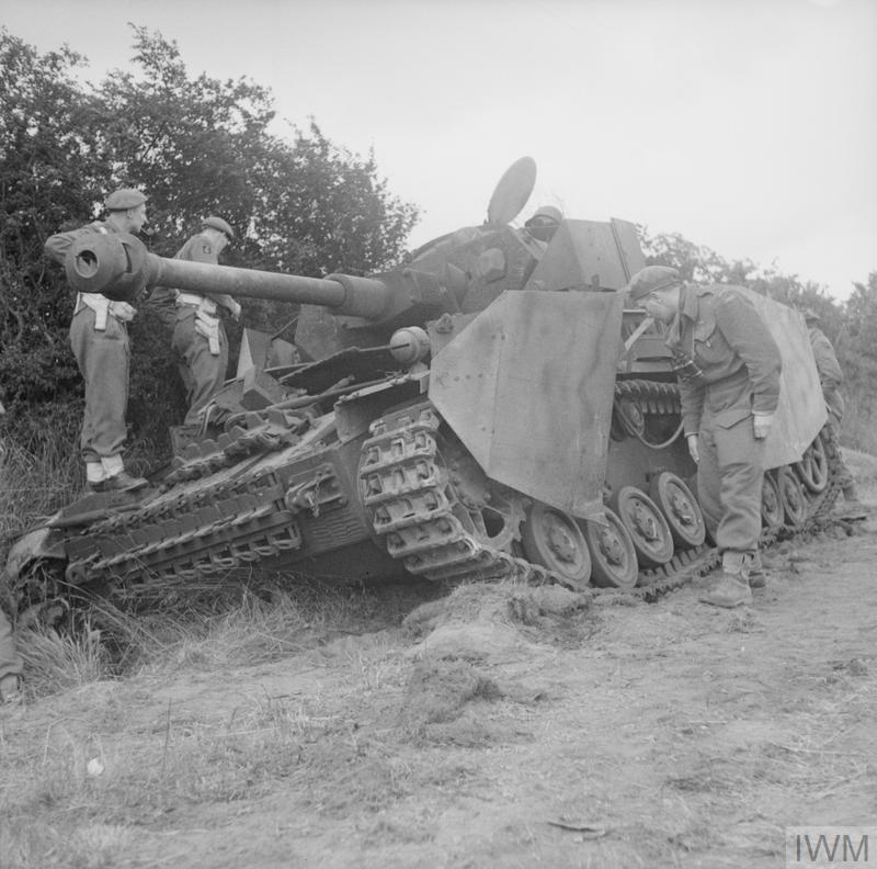 sommecourt's tweet photo. #DDay80: how did British &amp; Canadian soldiers take on German Armour on D-Day &amp; during the Normandy Campaign of 1944? What weapons did they have available and how useful were they? [thread] 1/12 https://t.co/YSThIXFKgD