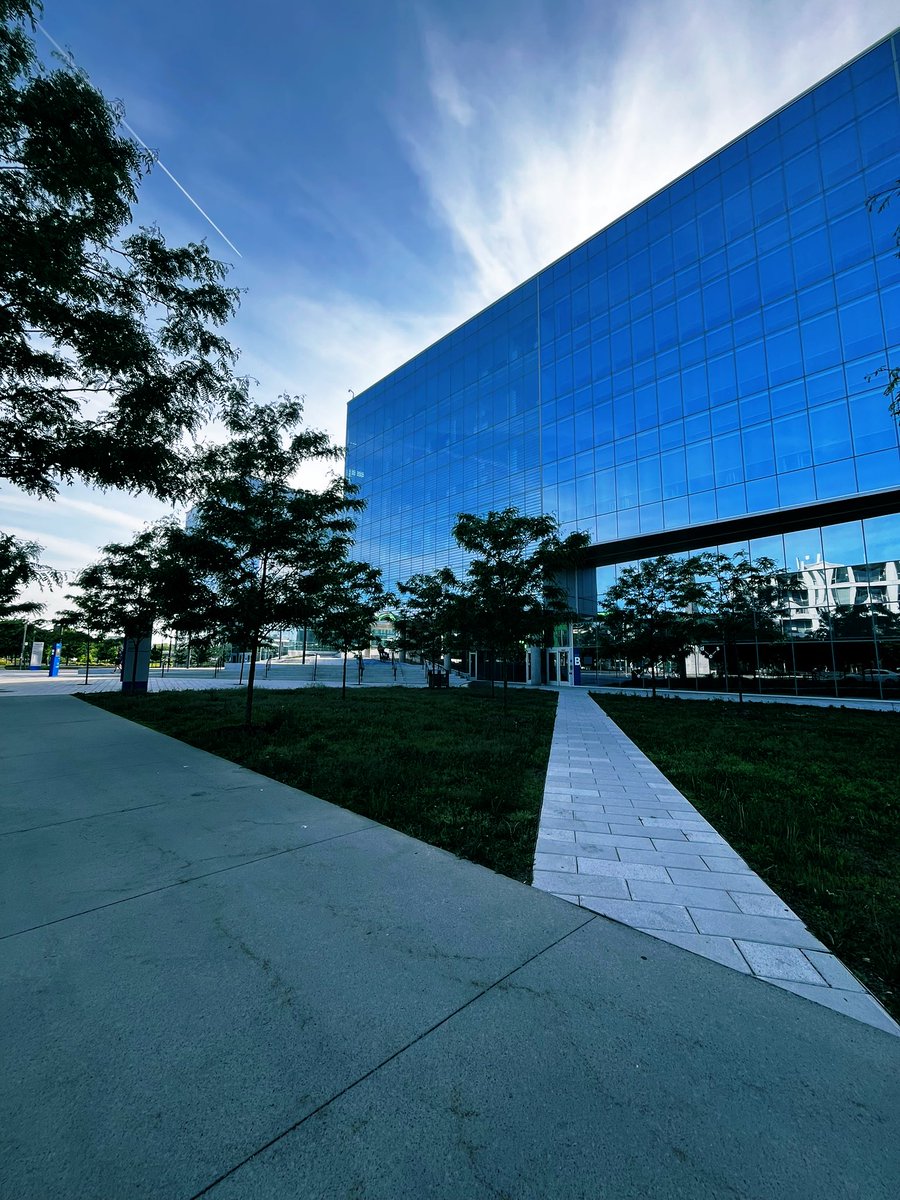 J’ai eu la chance de passer la semaine à Montréal pour une passionnante école d’été consacrée aux Humanités Numériques. 

Merci au <a href="/crihunum/">CRIHN</a>, à <a href="/mesinatra/">Michael E. Sinatra</a> et à l’ensemble des intervenants.
Merci à la <a href="/MESHS_Lille/">MESHS</a> pour cette opportunité.