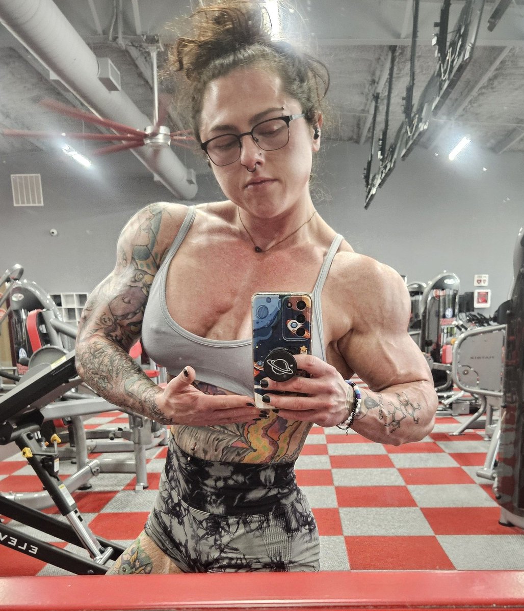 ElizasaurusX's tweet photo. The lean gains. Killing it but killing me 😅💪🏻
Stand against human Trafficking! Follow @KCM_BASE
#kcm #crypto #bodybuilding #bodybuilder #fitness #girlswithmuscle #muscle #shreds #gains #coinbase #lfg #memecoin #follow #prepping #compete #base #baseswap #meme https://t.co/KmstRql2Um