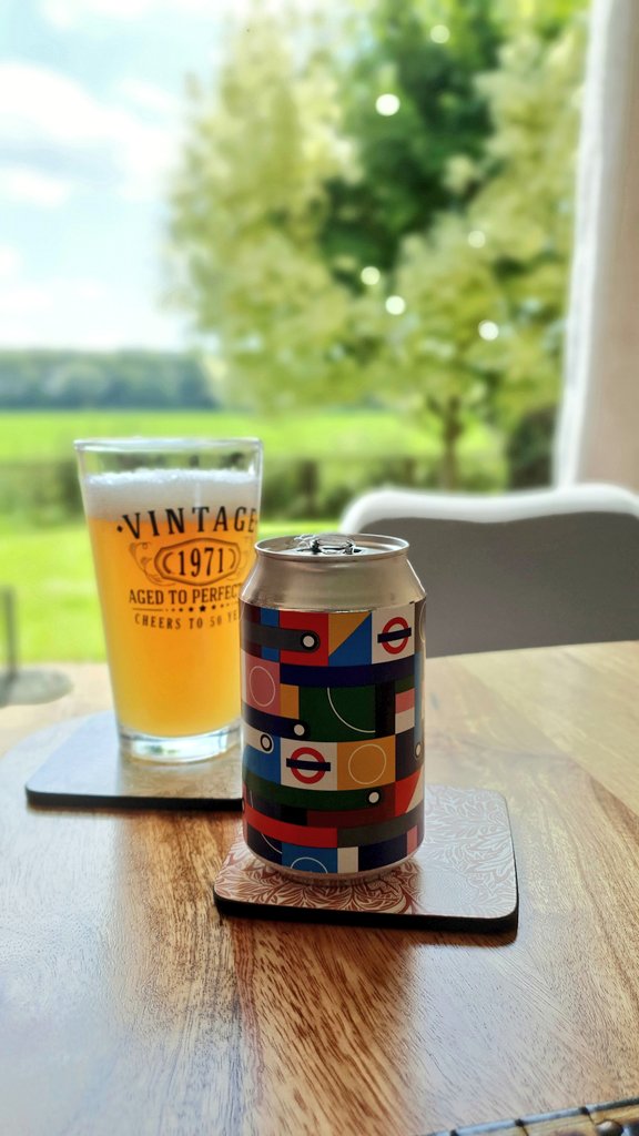 moneight's tweet photo. Sunny Sunday beer .. @brick_brewery  #afterworker #sunshine #shade 🌤🍻 https://t.co/hes6FtPngh
