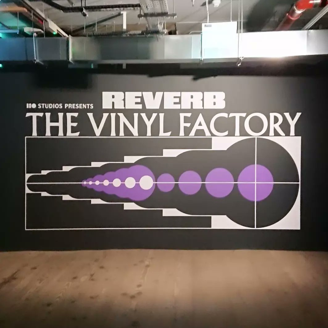 R_ChelfordWest's tweet image. A few snaps from the Reverb exhibition @180fact
@TheVinylFactory

#art #culture #videoinstallation #london #180thestrand #reverb #thevinylfactory #multimedia #jeremydeller #hiphop #rap #caterinabarbieri #standouglas #techno #electronicmusic  #90s