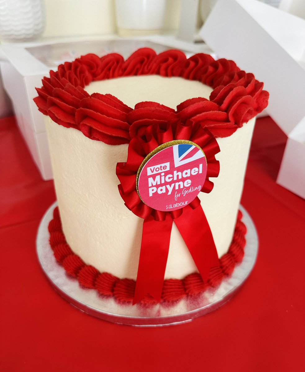 MichaelPayneUK's tweet photo. Phenomenal launch of our campaign to win back #Gedling for Labour. What an amazing team! Thank you!

Standing room only with barnstorming speeches from @NadiaWhittomeMP @ClaireWard4EM @LilianGreenwood @Vernon_Coaker!

In 32 days change is coming to Gedling &amp; Britain!🌹 https://t.co/f00EhN2DWc