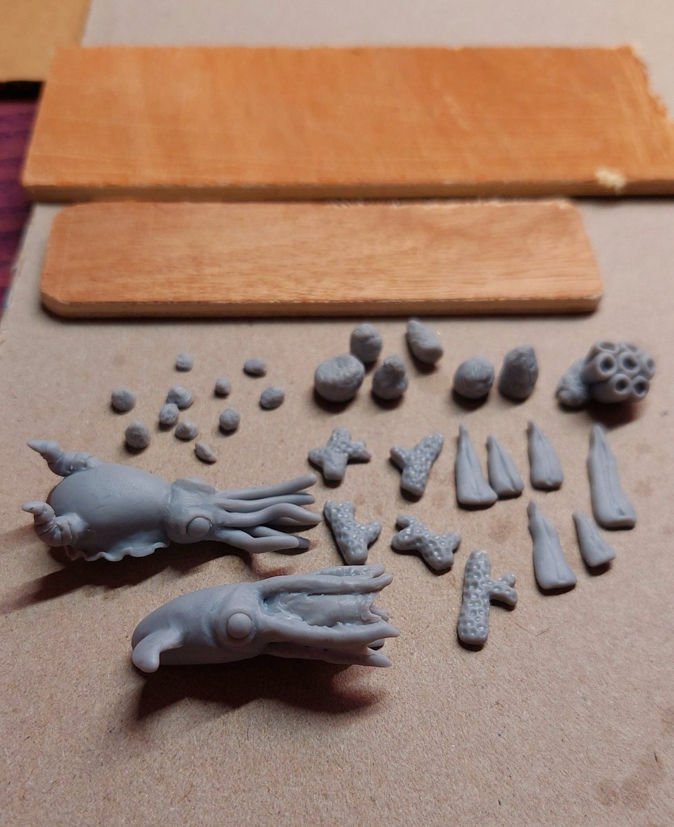 Mirachii_9's tweet photo. I know that I haven't posted any clay art in a while.. I haven't been very well lately, but I had enough motivation today to start working on something new.
#Art #clay #diorama #WIP #handmade #cephalopod #squid #vampiresquid #ocean #cosclay https://t.co/tGNyT6hDic