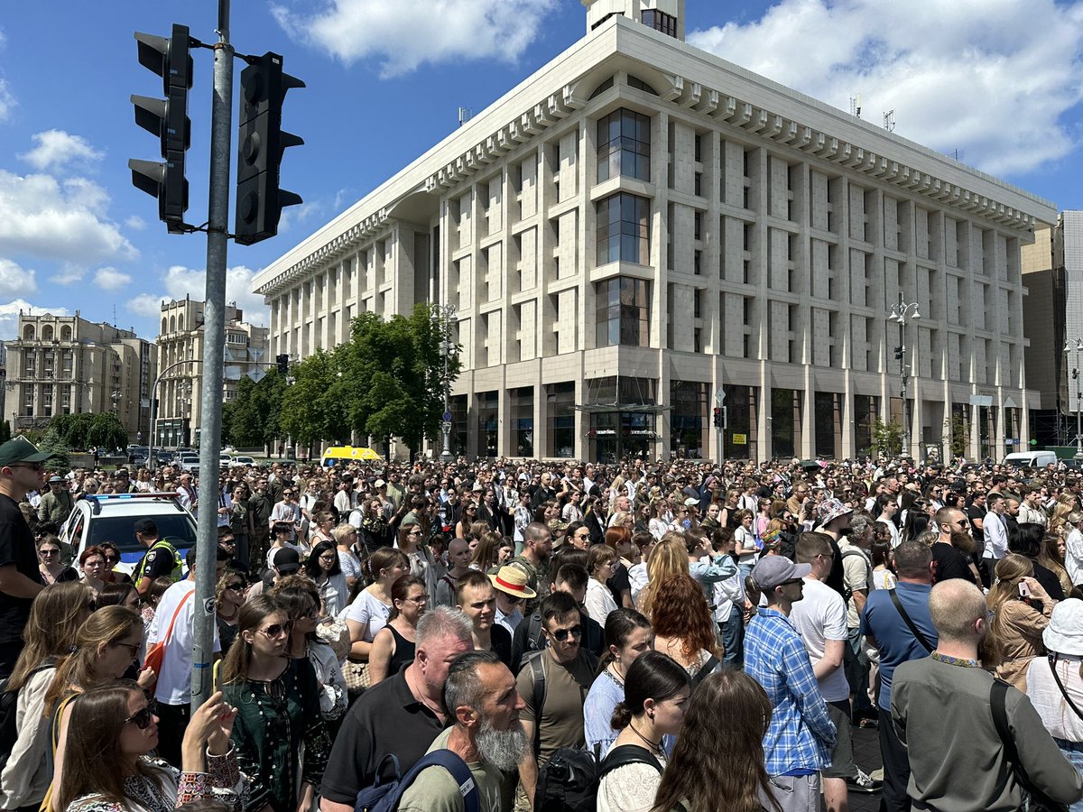 More pictures from Cheka’s funeral. The procession was so large the streets around the Maidan had to be closed to allow it to pass.