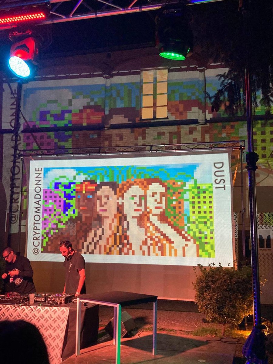 CryptoMadonne's tweet photo. ☀️Gm Fam ☀️
Happy Sunday!!

Thanks to @FabiolaArt my work “CryptoMadonne_Dust” was exhibited at @inchiostrofest with many super digital artists!! 🫶🤩

@FabiolaArt @ukiyonohito @LeleGastini @4kmira @subwwaym @ewi_drawme @TheSocialTrauma @_gebelia https://t.co/EiFg0keTBD
