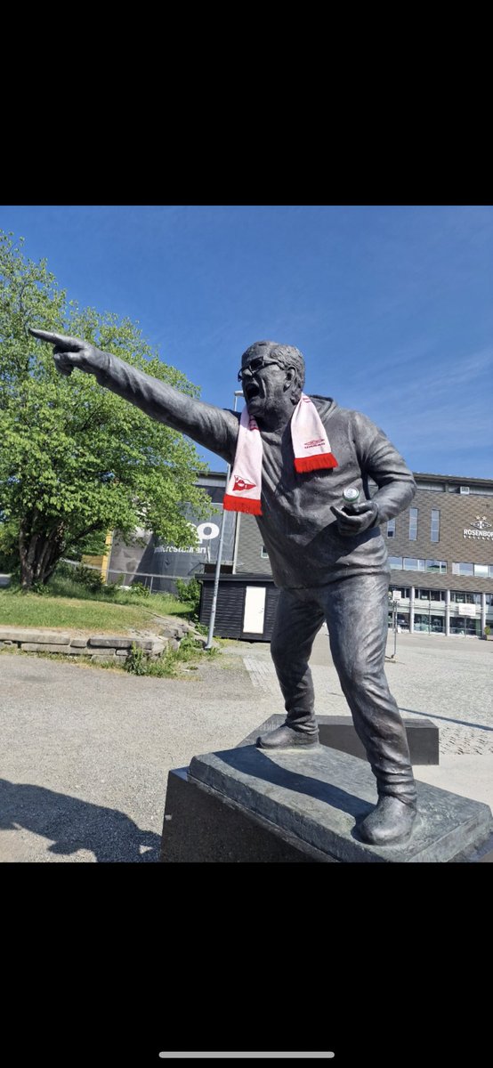 Epokinho_23's tweet photo. Selv de største RBK legendene identifiserer seg heller med laget fra plankebyen med stø kurs mot Europafotball. #rbkffk #eliteserien #Fredrikstadpils https://t.co/OdYeSEyQ1V