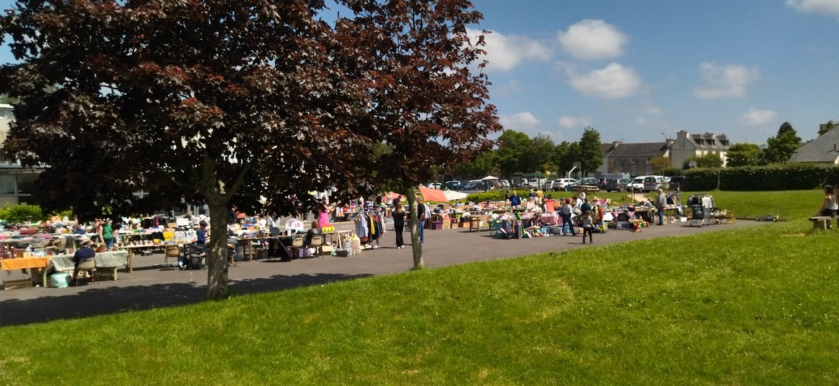 MendesCollege's tweet photo. L'APE organise son vide grenier annuel au collège. Bravo aux parents d'élèves investis dans cette belle initiative ! https://t.co/oNwv8umsxR