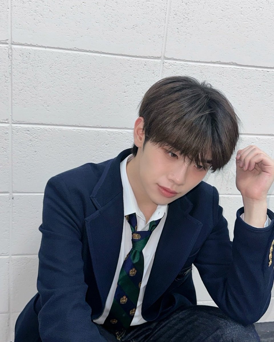 mysummtr's tweet photo. 240602 제로베이스원 인스타그램 #김태래 

That Straight hair guy https://t.co/Z0crcMJu9P