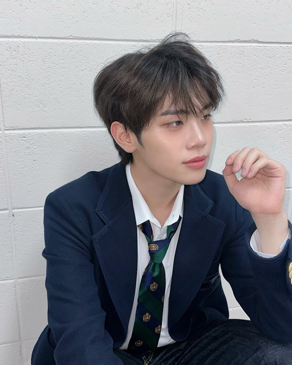mysummtr's tweet photo. 240602 제로베이스원 인스타그램 #김태래 

That Straight hair guy https://t.co/Z0crcMJu9P