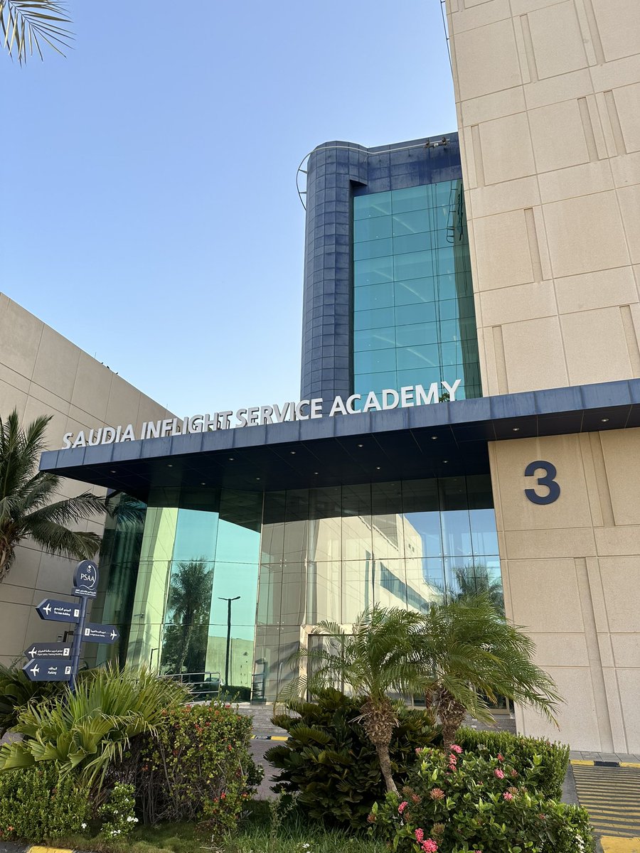 m_khazne's tweet image. It was a wonderful and brilliant experience, I’m glad to be part of the participants.
thanks for doctors and all people who organized this course! ✈️🩺
@doctorloay 
@psaa_sbu 
@ghaithicenter 

#IMES_course