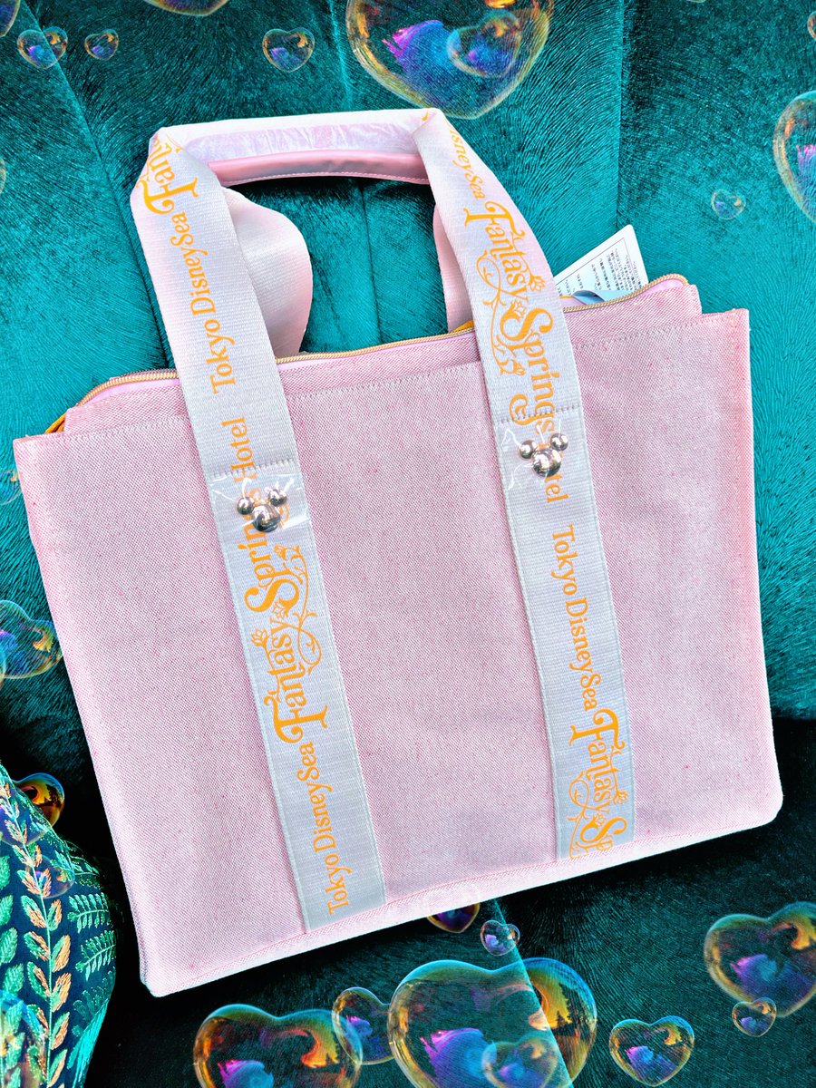 mokomokodesuga's tweet image. ファンタジースプリングスホテル宿泊者特典
エクスクルーシブ
トートバッグ ポーチ＆コインケースセット
仕様、サイズは他Dホテル同様
3、4枚目はミラコ、ランホとの比較ですがコインケースは前面にもロゴ刺繍ありゴージャス感増してます✨
#ファンタジースプリングスホテル #FSH #tdr_MD