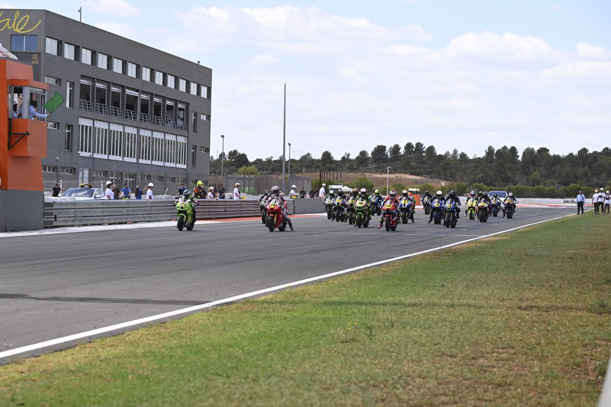 TitoRabat's tweet image. Nos despedimos de la segunda carrera del #Esbk de Valencia con un podio muy luchado 💪💪🏁