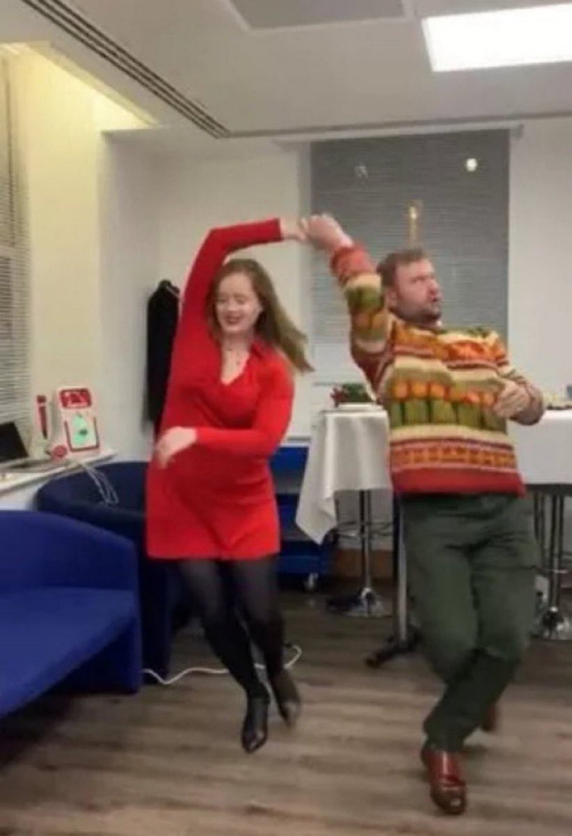 Simon Gosden. Esq. #fbpe 3.5% 🇪🇺🐟🇬🇧🏴‍☠️🦠💙 tweet media