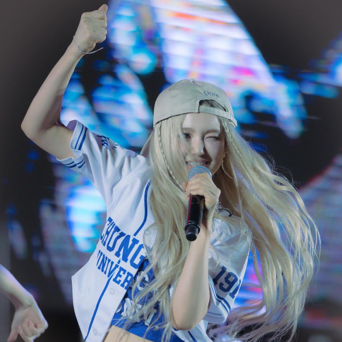 modani_st's tweet photo. 중앙대 다니엘 https://t.co/gs9bolBx9p