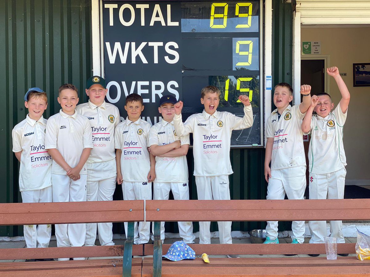 Put the footballs away for the summer and get them doing something else. 8 ‘footballers’ that are becoming tremendous cricketers for <a href="/Coal_AstonCC/">Official Coal Aston</a> 🙌🏼👏🏻🏏💚💛