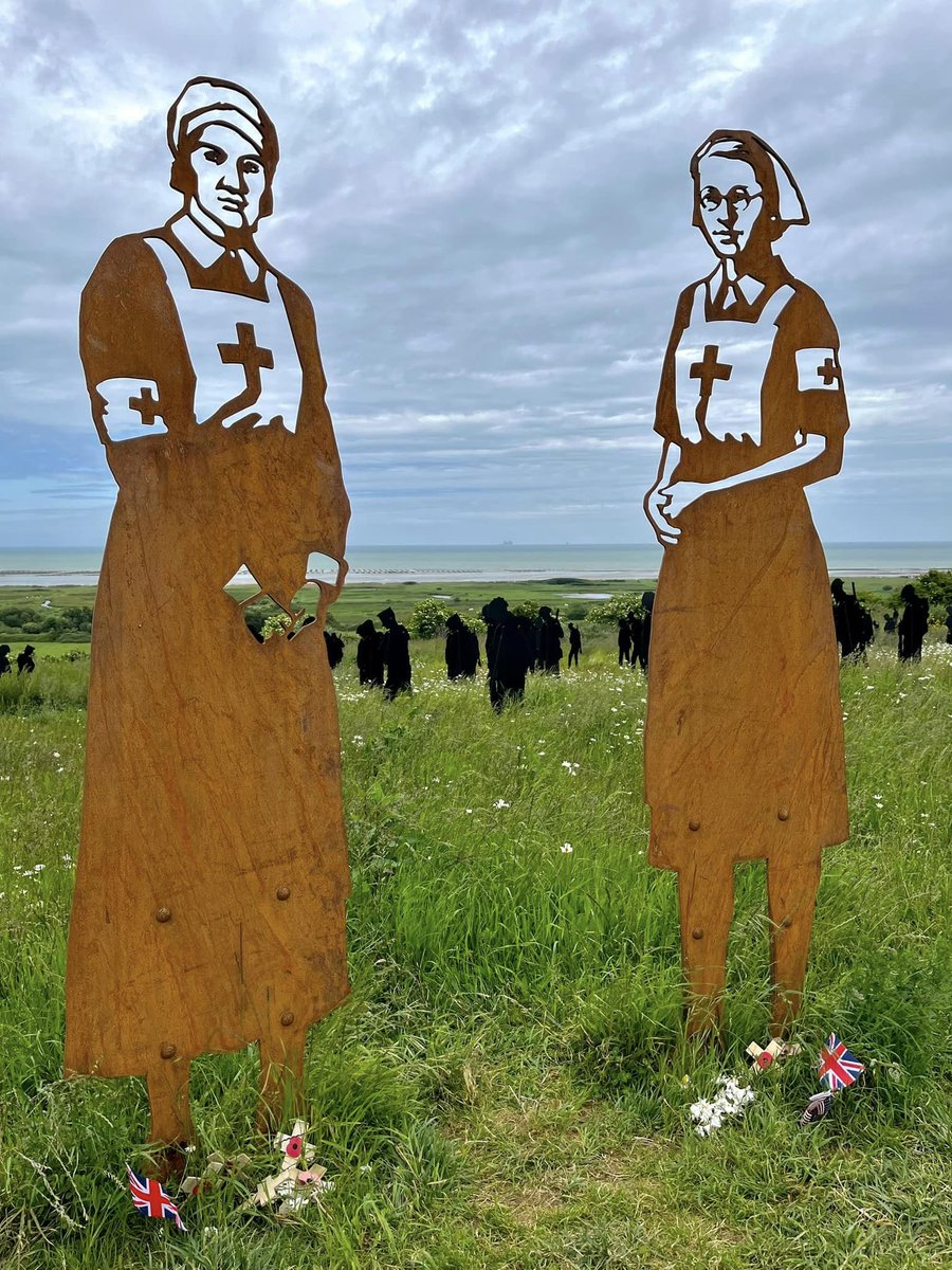 The sheer scale of loss, represented by the silhouettes solemnly standing around the Memorial's wild meadows, with Gold Beach alongside them.

The Standing with Giants Installation at the British Normandy Memorial has captured the hearts of the nation. ❤️
📷 James Light #DDay80