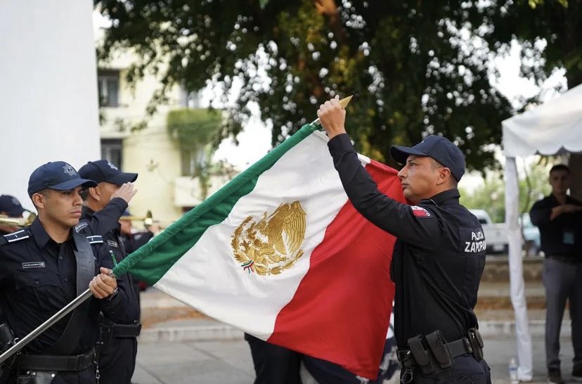 Hoy, salgamos a votar de manera libre, sin presiones, ni condicionamientos. Votar es un acto de confianza en el futuro, un compromiso con nuestras comunidades y un legado para las generaciones venideras.🗳
#EleccionesMéxico2024 #TuVotoCuenta