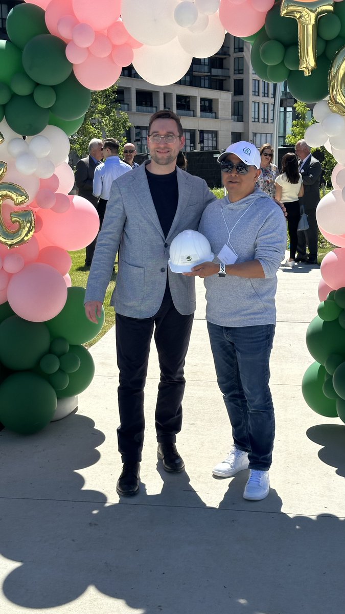 gtadashhomes's tweet image. We joined Alessandro Kosarew, Sales Manager of Cortel Group, to celebrate the success of CG Tower coming to Vaughan Metropolitan Centre (VMC).  

Learn more: gta-homes.com/vaughan-condos…

#GTAdashHomes #PreConstructionCondos #PlatinumAccess #TorontoCondos #TorontoRealEstate #NewCondos