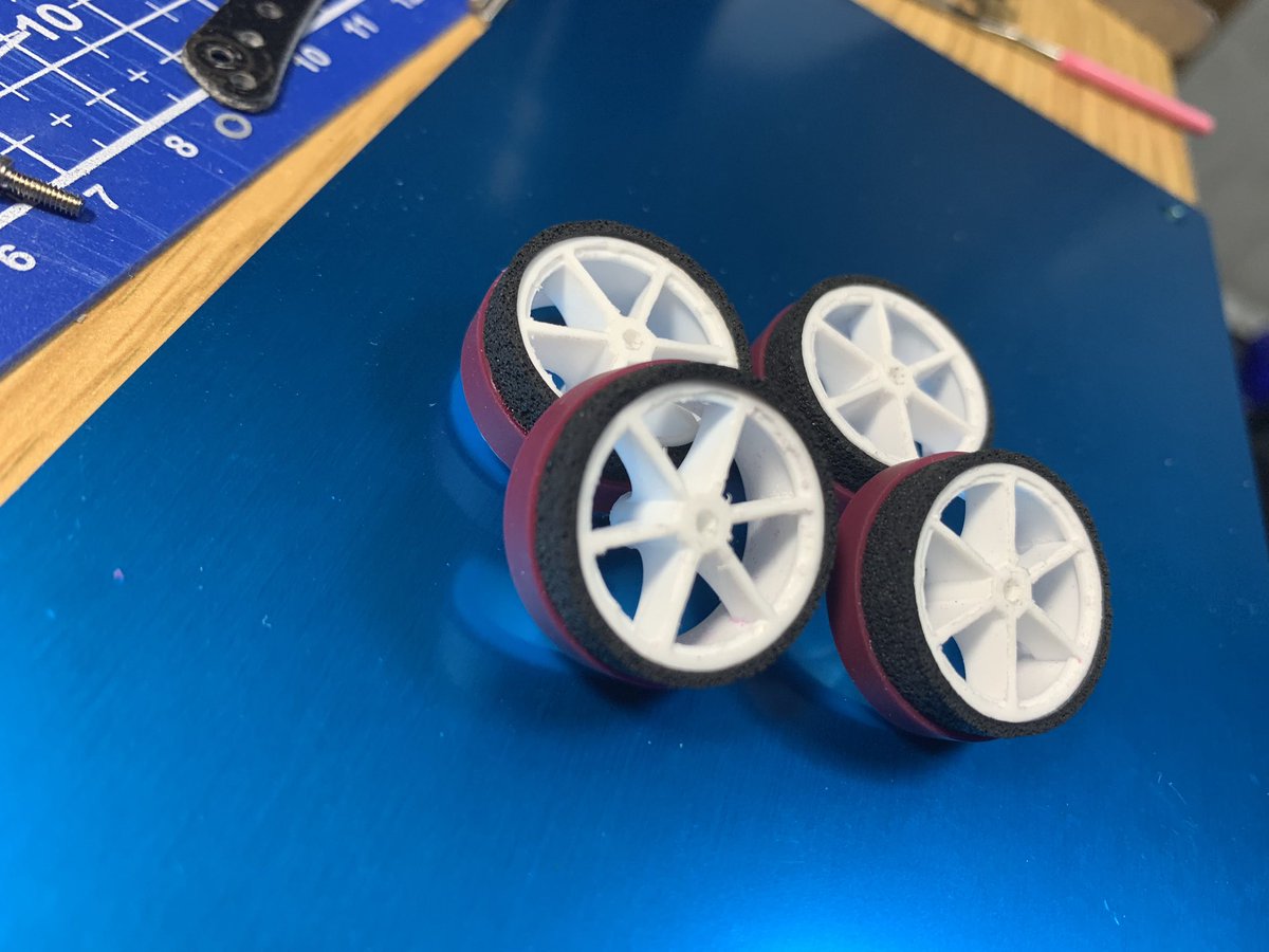 MITTO_STRC's tweet image. 久々にタイヤ作った🛞なお精度は…