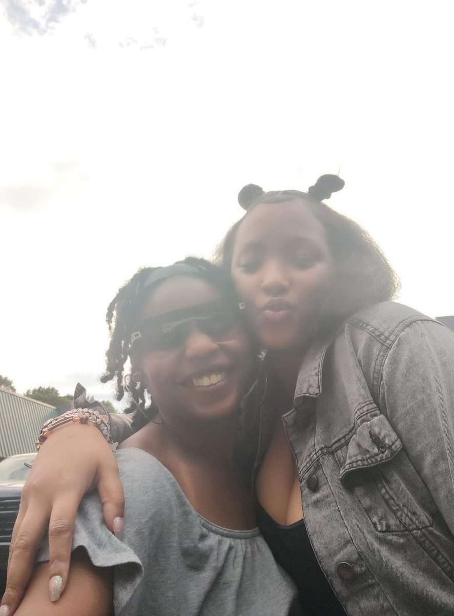 Miz_F_Dot's tweet image. @SNYPADONTLIKEYA @LIGHTSKINTELEV2 @TheRealJTwo 
Somebody Tag her 
#ItsLevels